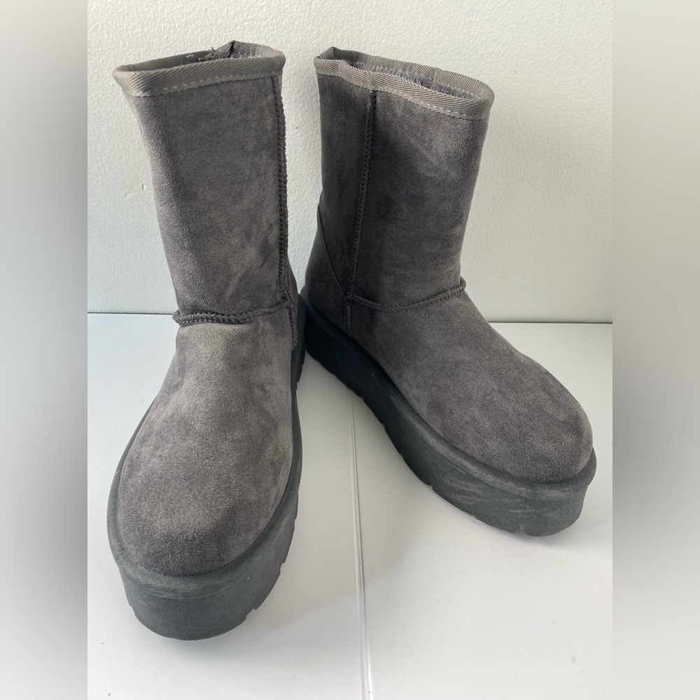 Macys Extreme Gray Suede Style Platform Women's Boots